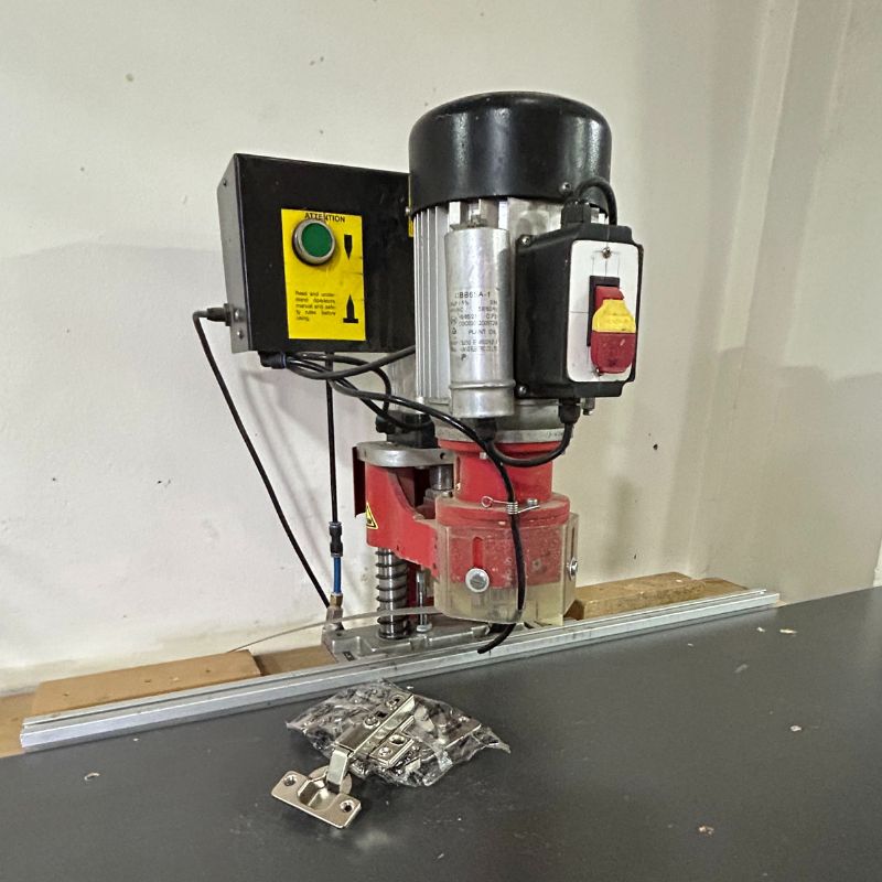 PERFORADO DE PUERTAS