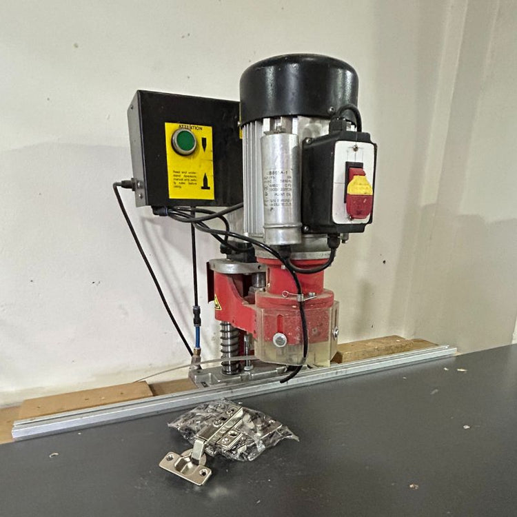 PERFORADO DE PUERTAS