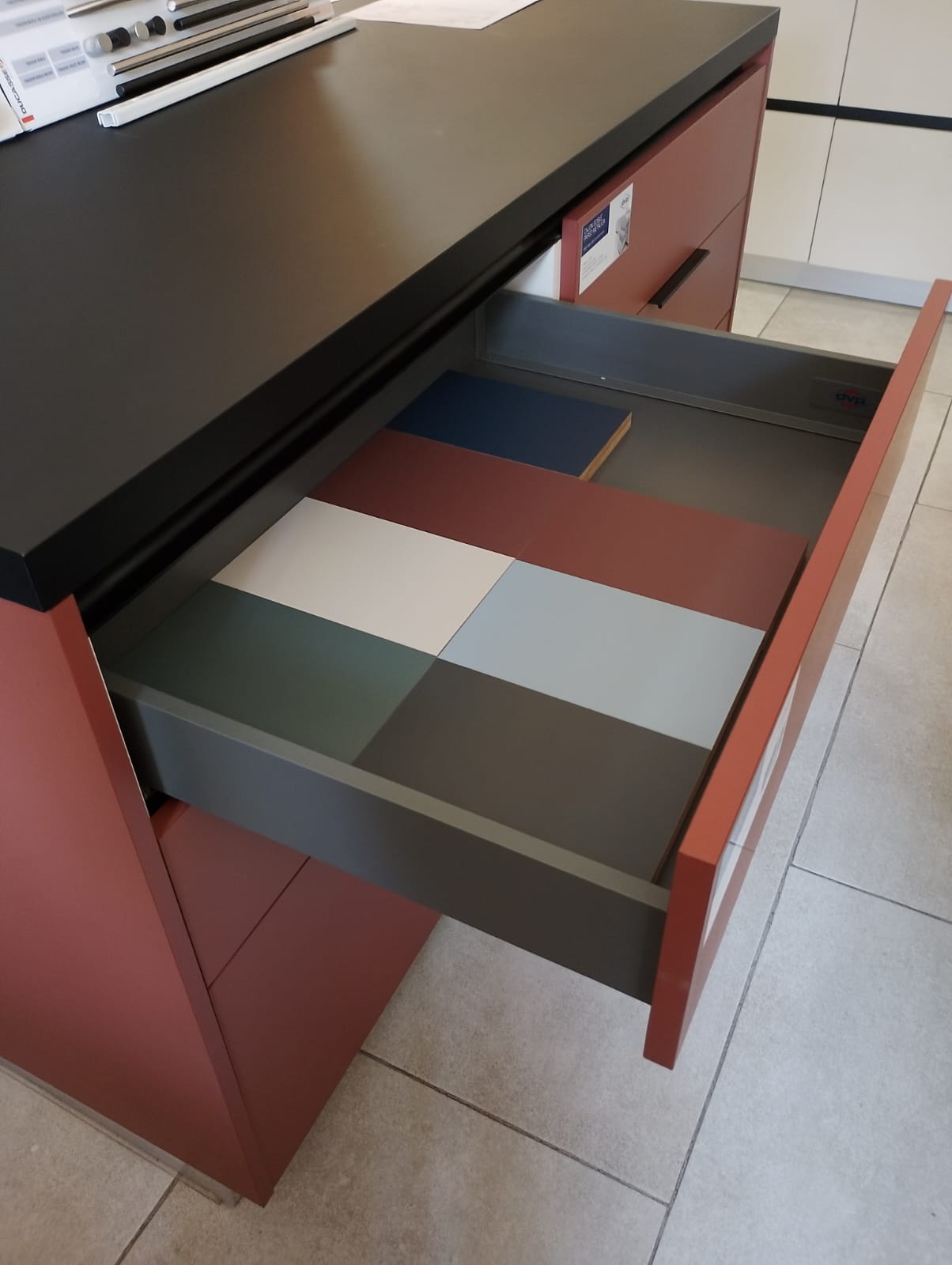 KIT CAJÓN METÁLICO 8,8X500CM CON CIERRE SUAVE 30KG BLANCO